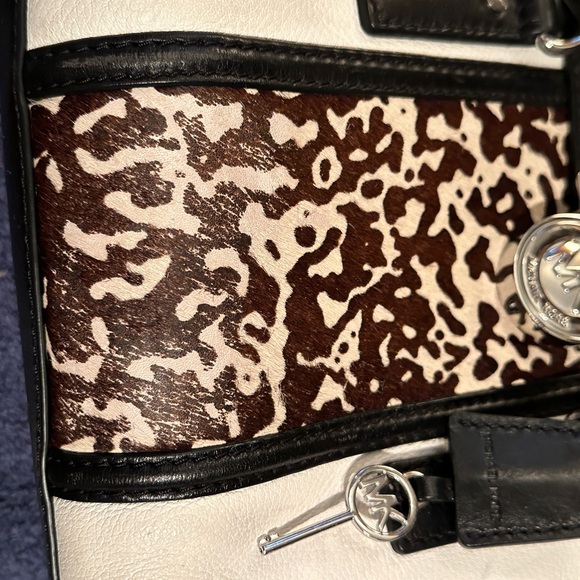 Michael Kors Hamilton white and black pebbled leather with pony hair. RARE! - Picture 6 of 9